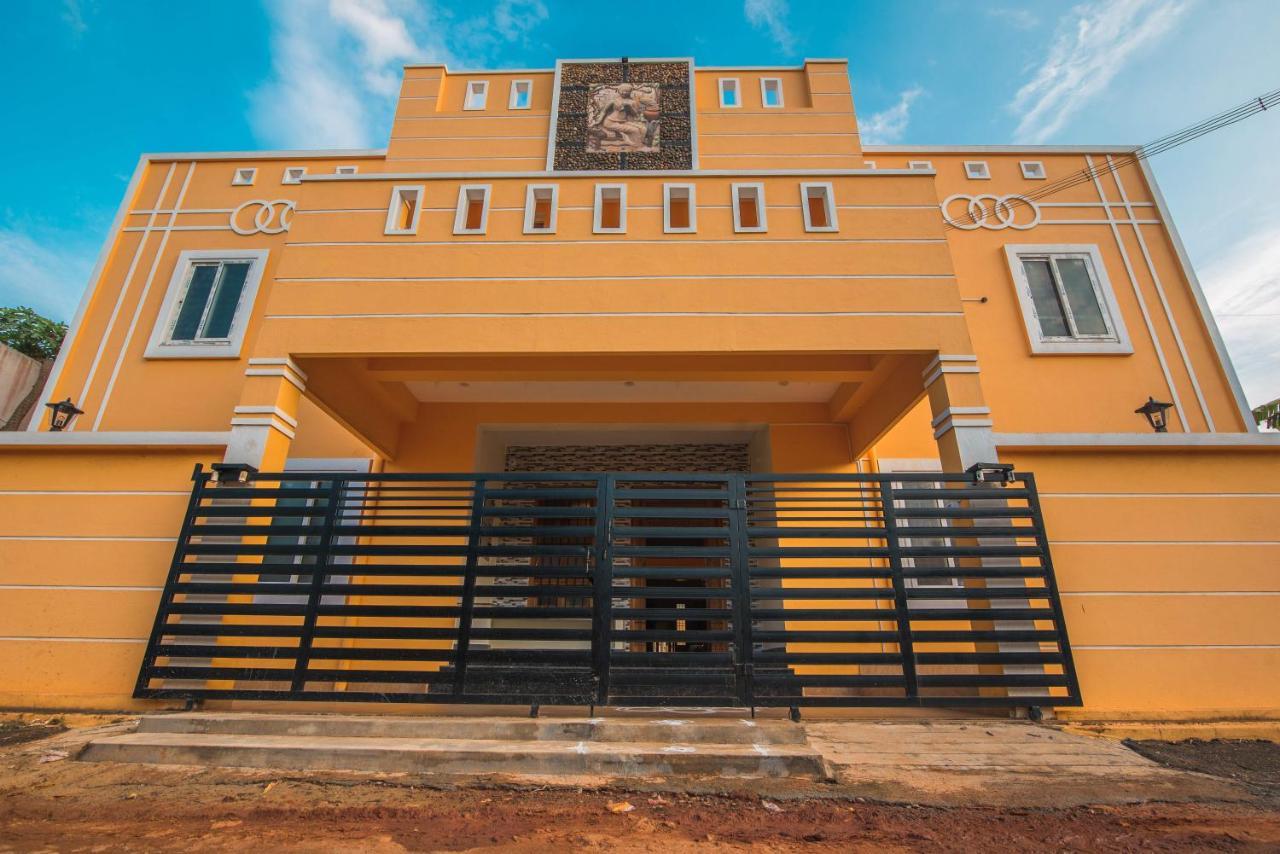 Saffron Vilva Hotel Puducherry Buitenkant foto