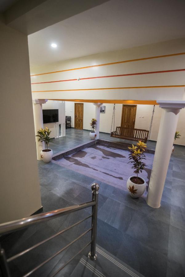 Saffron Vilva Hotel Puducherry Buitenkant foto
