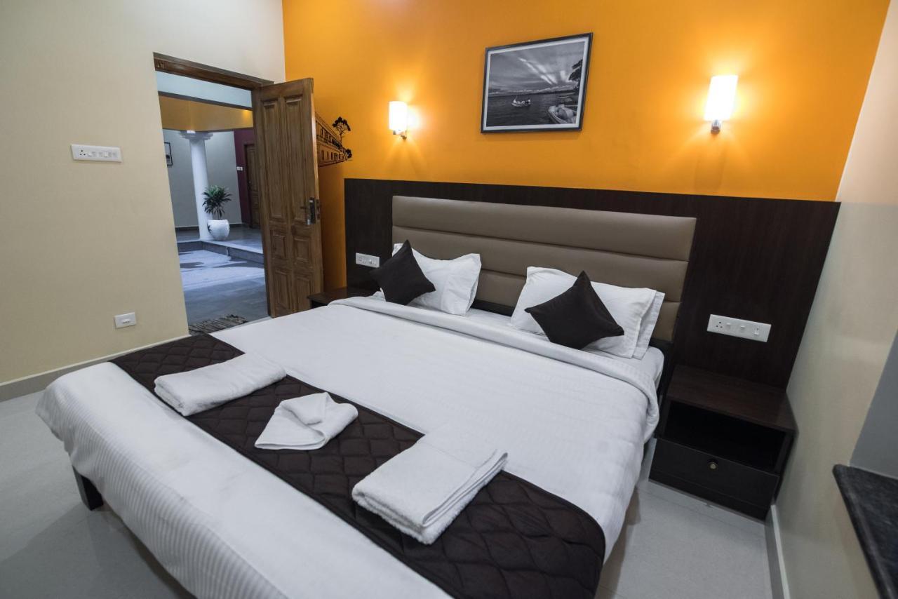 Saffron Vilva Hotel Puducherry Buitenkant foto