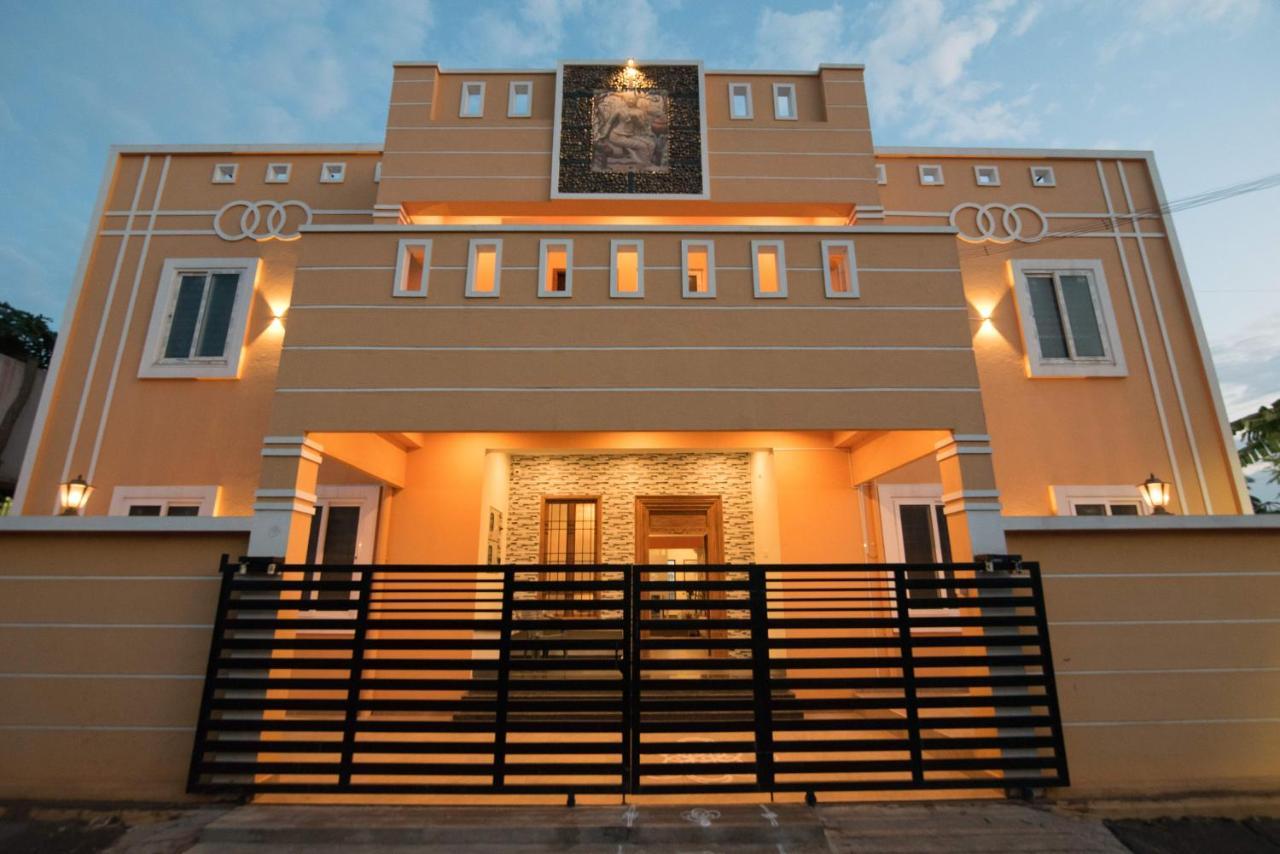 Saffron Vilva Hotel Puducherry Buitenkant foto