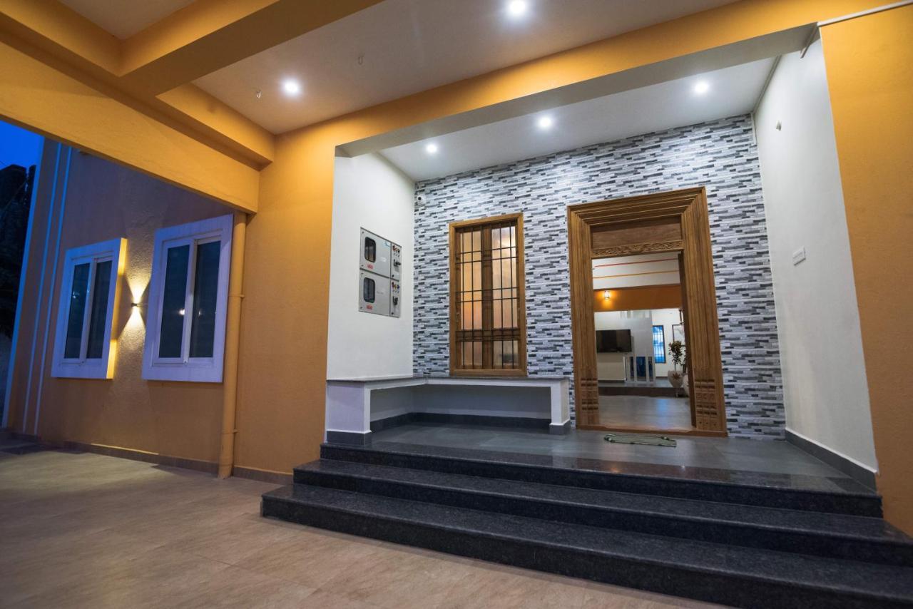 Saffron Vilva Hotel Puducherry Buitenkant foto