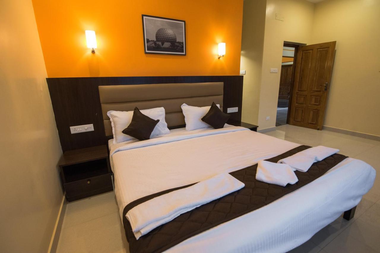 Saffron Vilva Hotel Puducherry Buitenkant foto