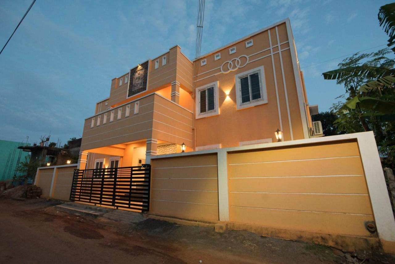 Saffron Vilva Hotel Puducherry Buitenkant foto