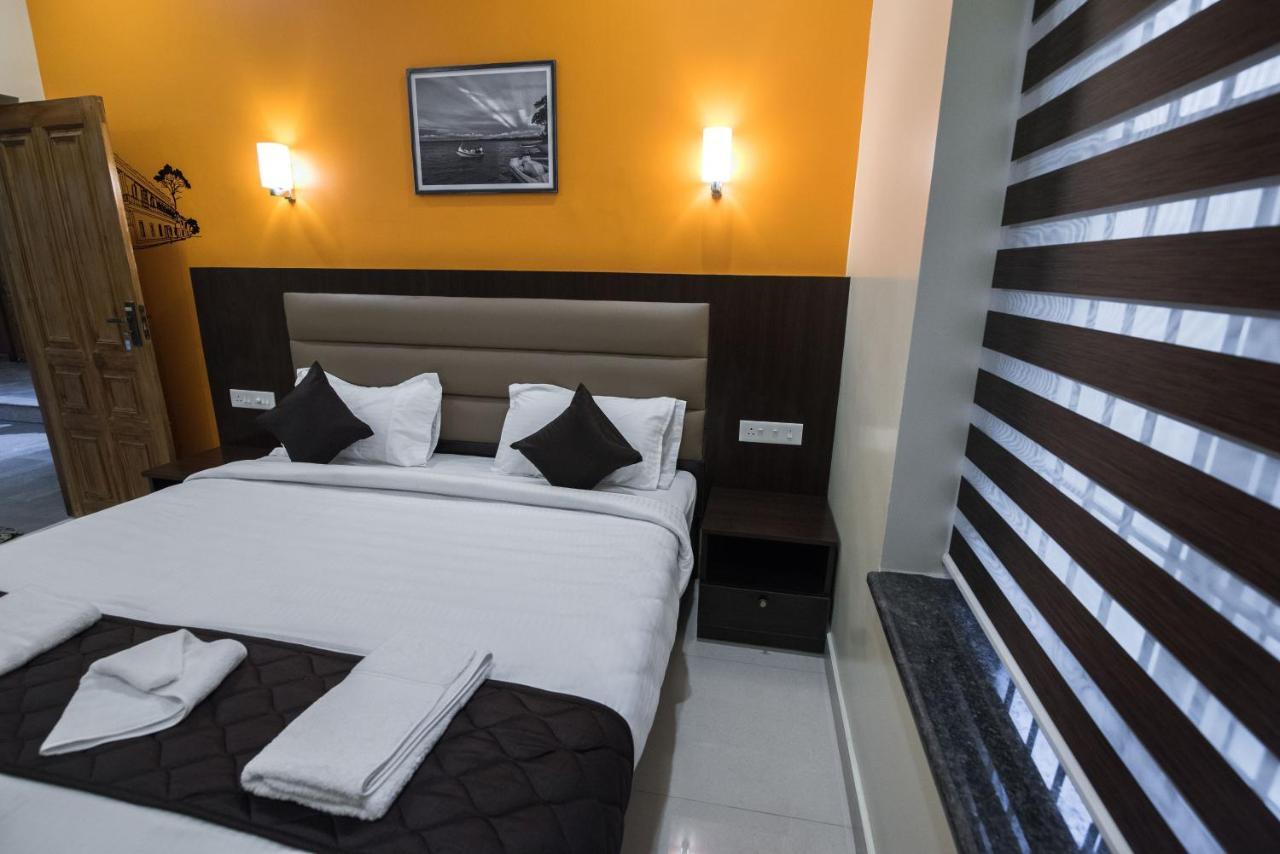 Saffron Vilva Hotel Puducherry Buitenkant foto