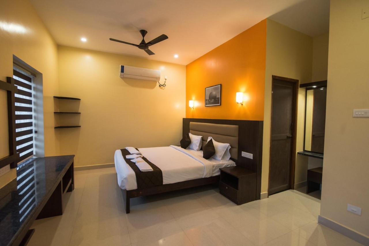 Saffron Vilva Hotel Puducherry Buitenkant foto